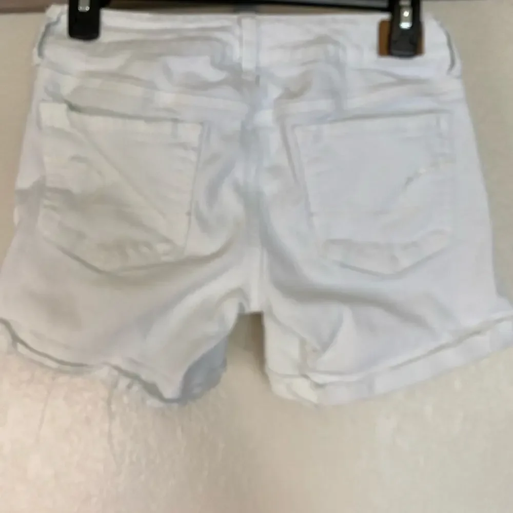 American Eagle white stretch shorts 2